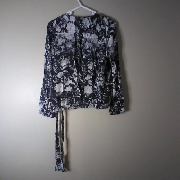 Lucky Brand Floral 3/4 Sleeve Wrap Blouse Side Tie - Picture 11 of 11